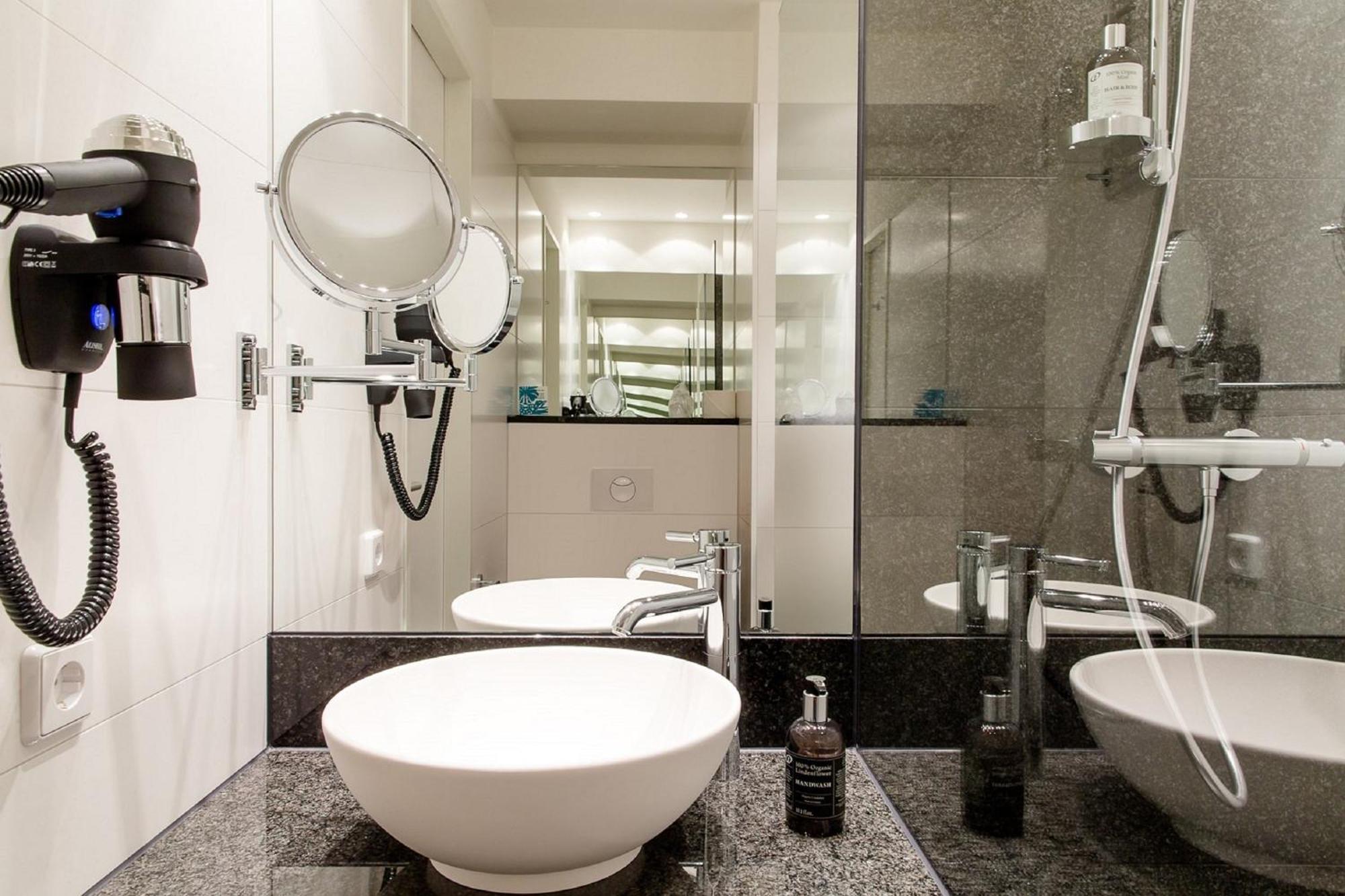 Motel One Карлсруэ Экстерьер фото
