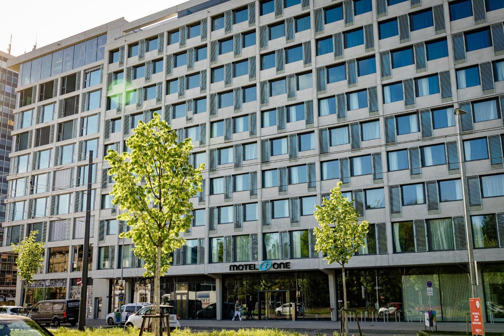Motel One Карлсруэ Экстерьер фото